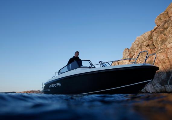 Husky R6 alumiinivene Salomarine