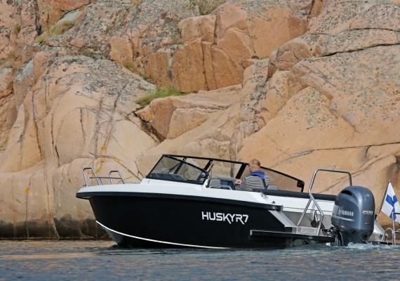 Husky R7 alumiinivene Salomarine