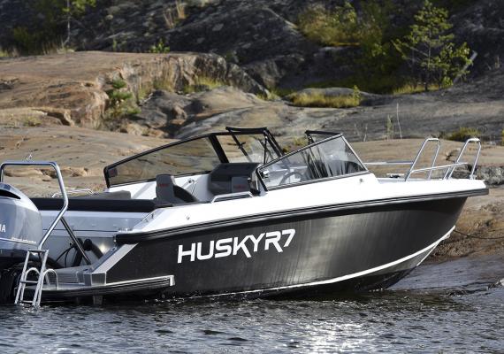 Husky R7 alumiinivene Salomarine