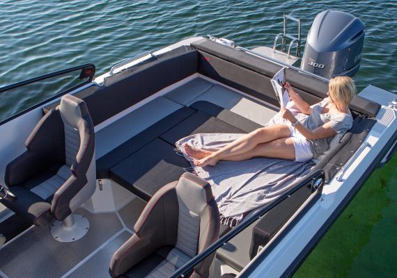 Husky R8 Alumiinivene Salomarine