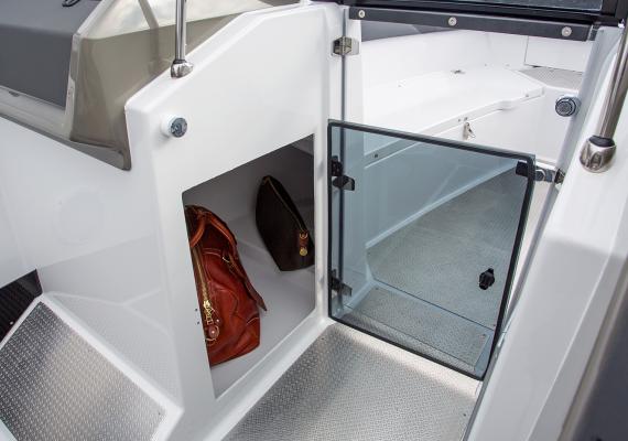 Husky R8 Alumiinivene Salomarine