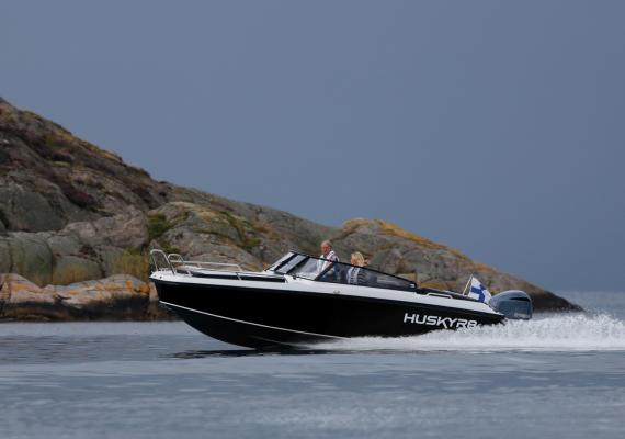 Husky R8 Alumiinivene Salomarine